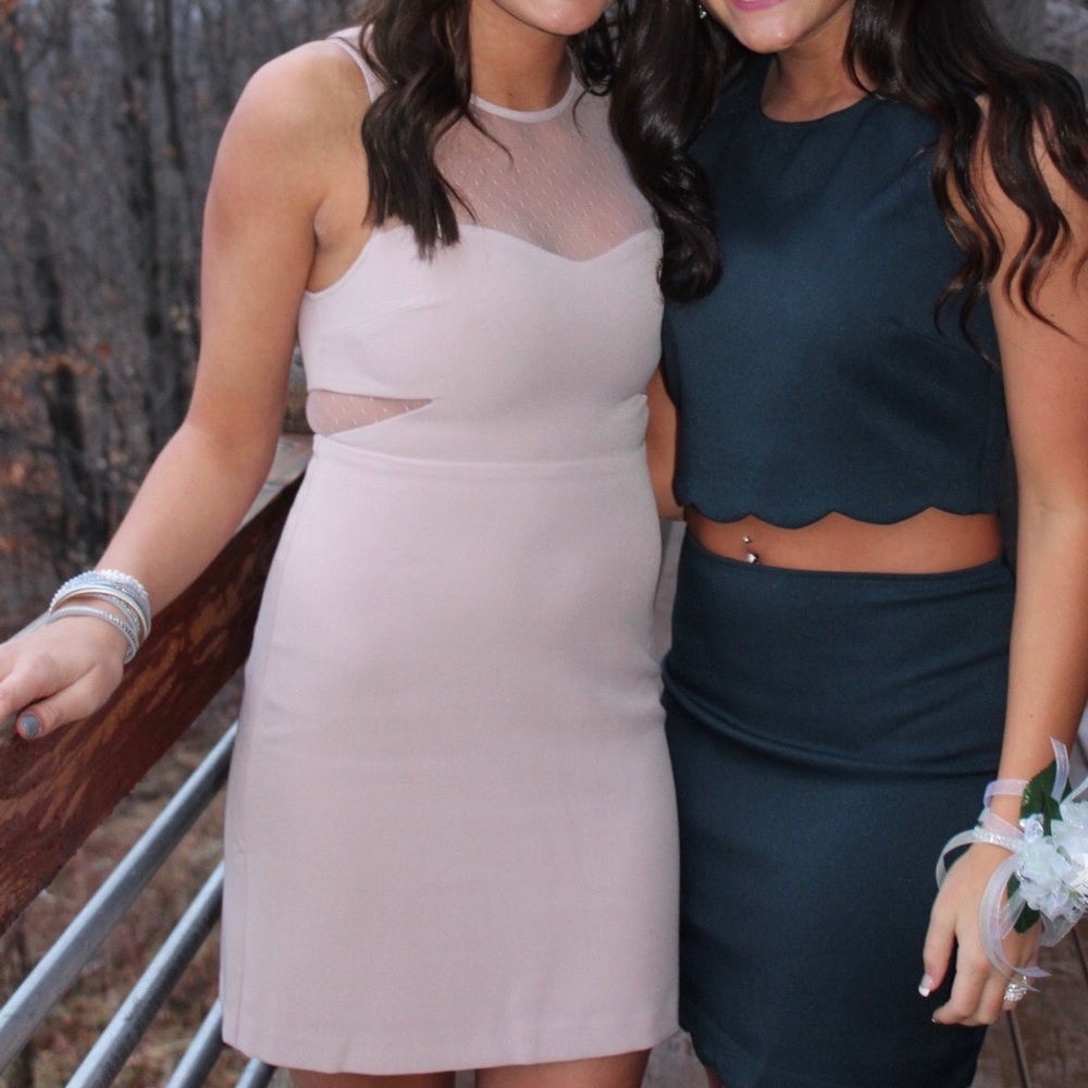 EXPRESS Size 0 light pink dress